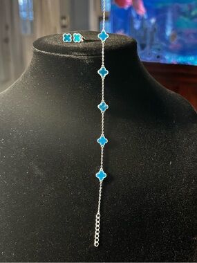 Small blue Sterling Silver Clover Charm Bracelet Cable & Matching Earrings